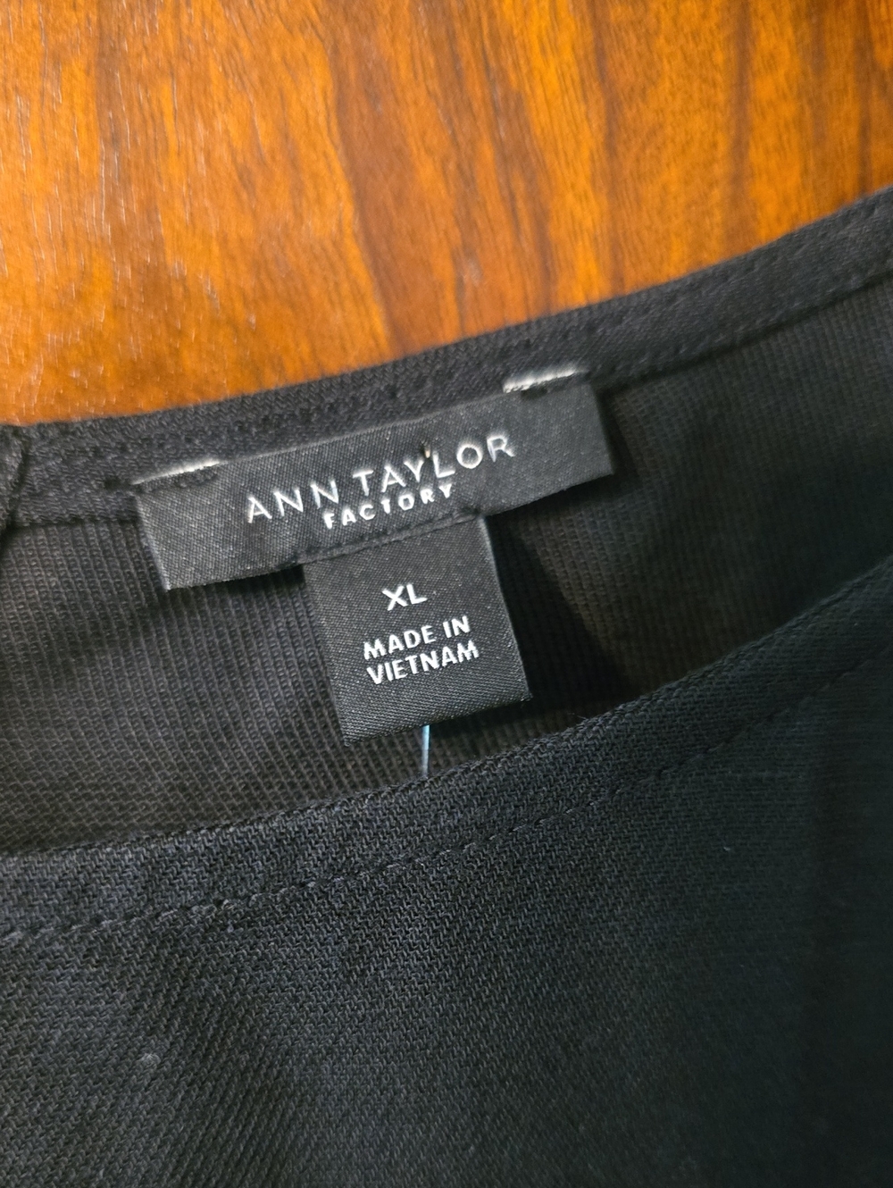 NWT Anne Taylor Top W Back Buttons - Picture 3 of 6